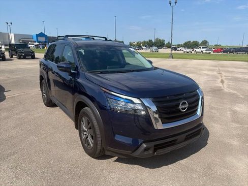 Used 2025 Nissan Pathfinder SV AWD/4WD image 8