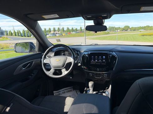 Used 2022 Chevrolet Traverse LT FWD image 36