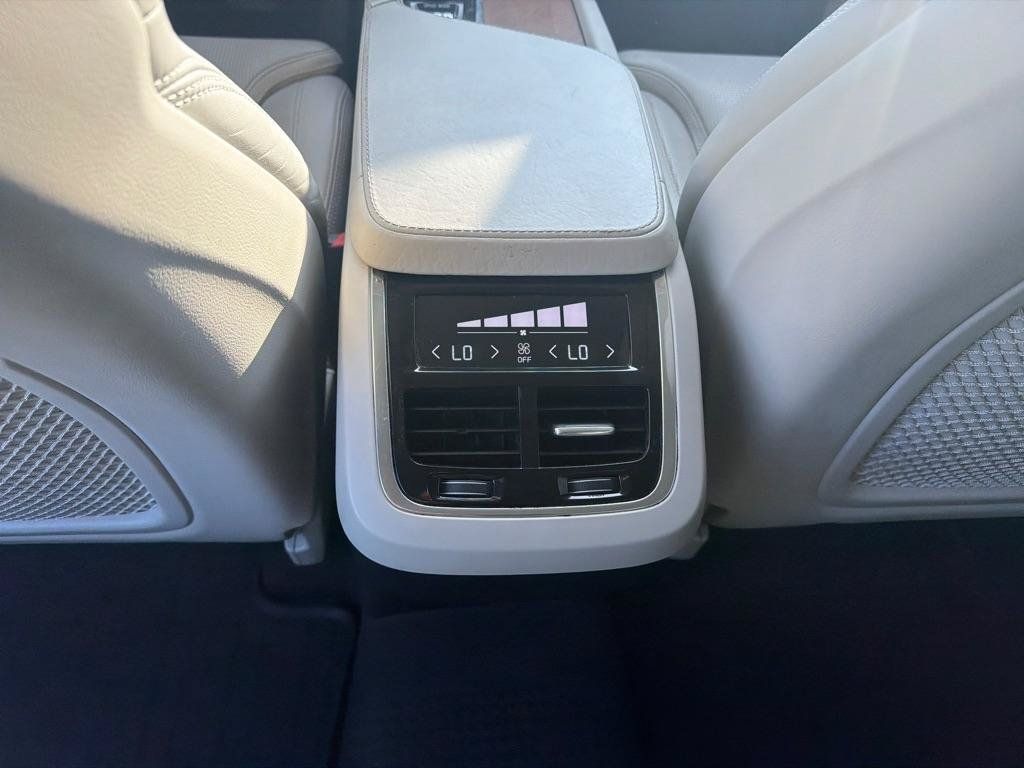 Used 2017 Volvo XC90 T6 Inscription w/ Vision Package AWD/4WD image 17