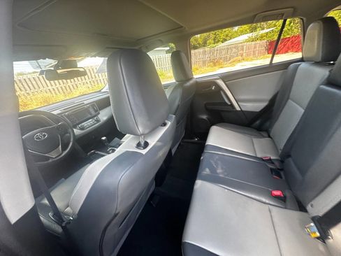Used 2015 Toyota RAV4 Limited image 39
