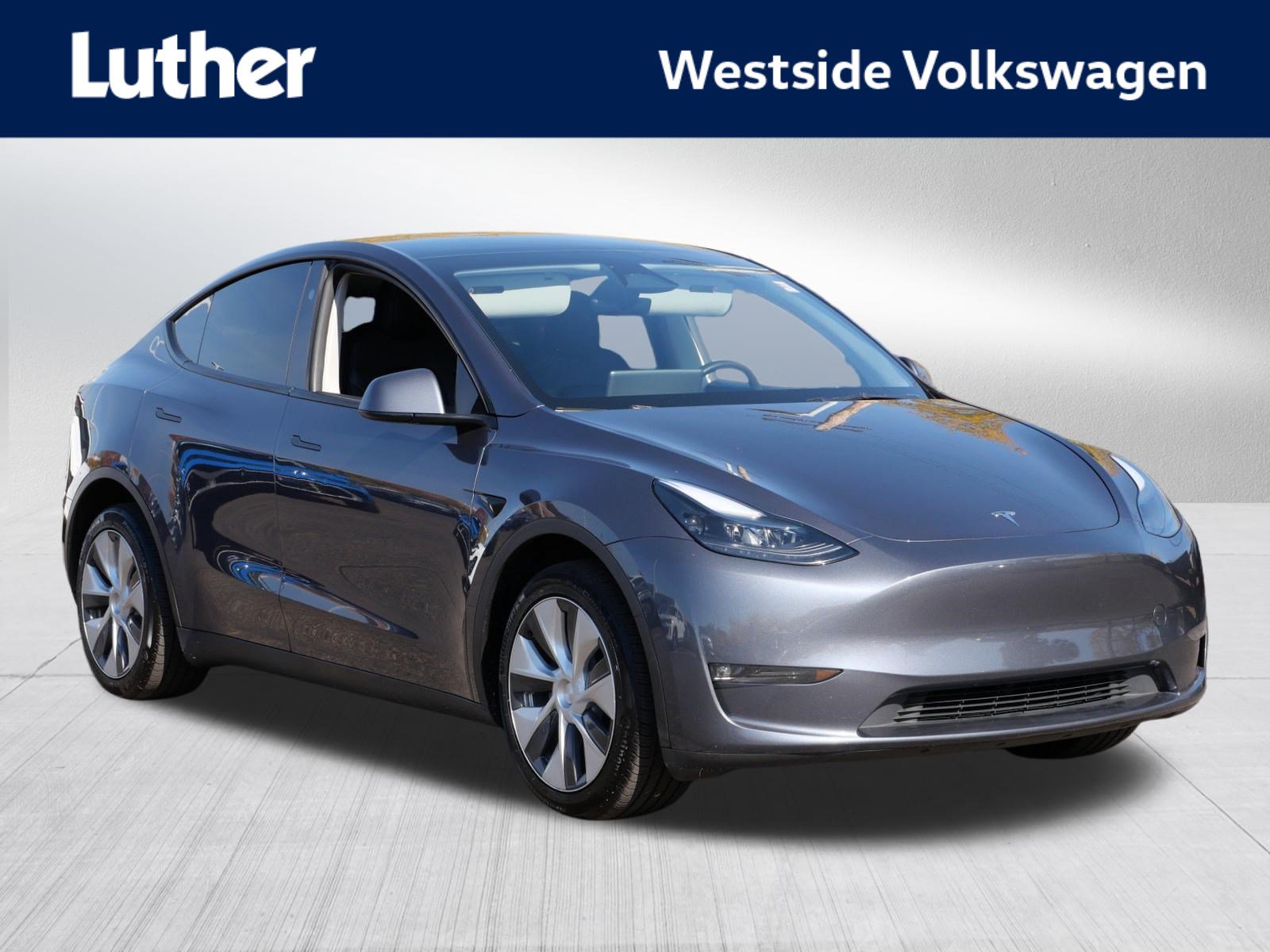 Used 2023 Tesla Model Y Long Range AWD/4WD image 1