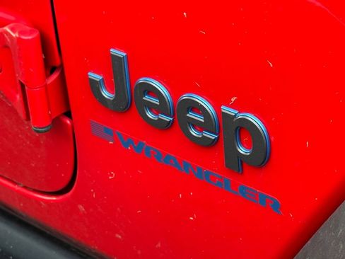 Used 2023 Jeep Wrangler Unlimited Rubicon 4xe image 18