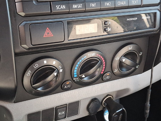 Used 2012 Toyota Tacoma 4x4 Access Cab image 17