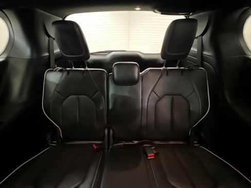 Used 2024 Chrysler Pacifica Premium FWD image 23