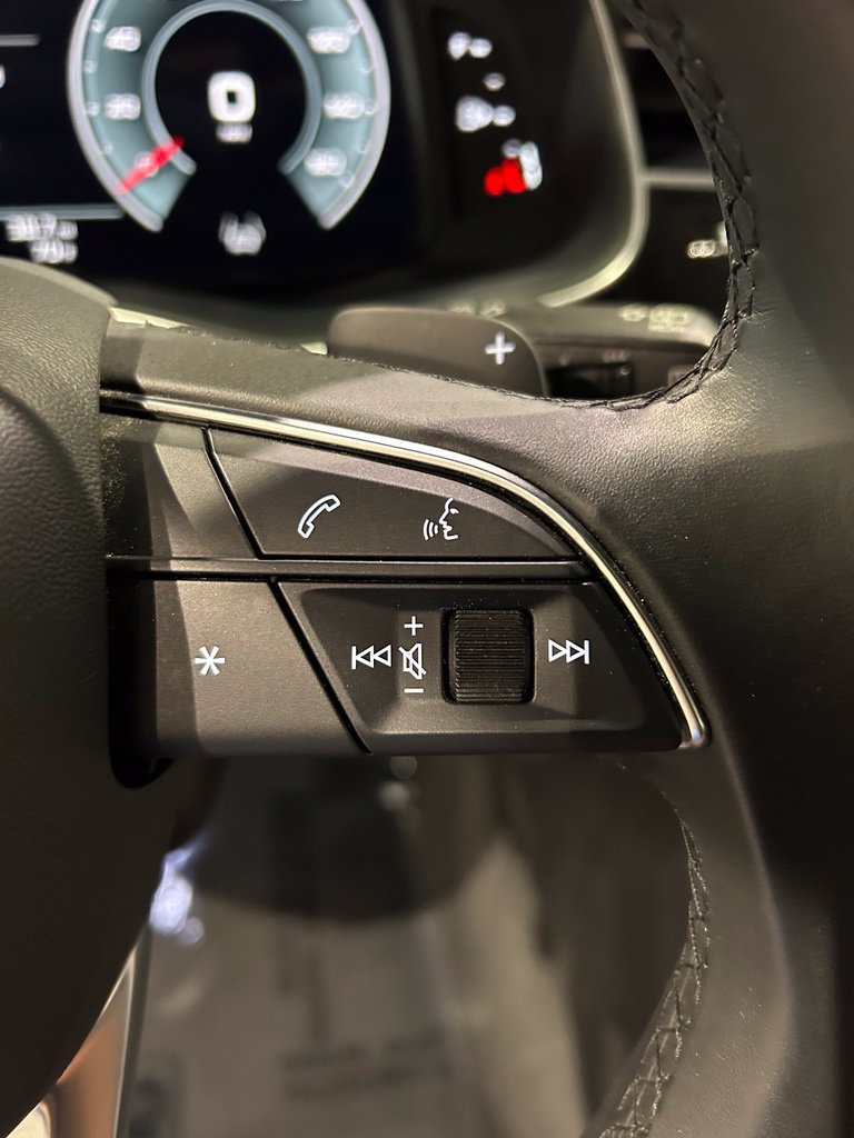Used 2022 Audi Q8 Premium Plus AWD/4WD image 17