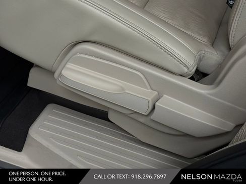 Used 2019 Lincoln Navigator Reserve w/ Cargo Package AWD/4WD image 35