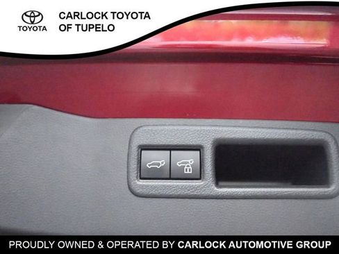 Used 2023 Toyota Venza LE image 25