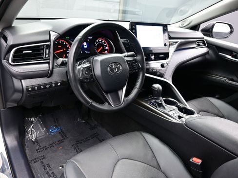 Used 2024 Toyota Camry XSE w/ Navigation Package image 14