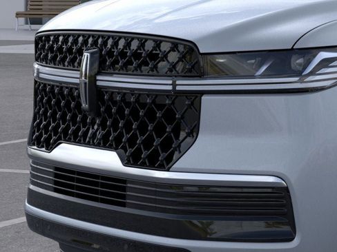New 2026 Lincoln Navigator Reserve w/ Jet Appearance Package image 17