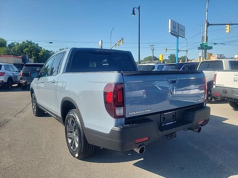 Used 2023 Honda Ridgeline Sport image 3