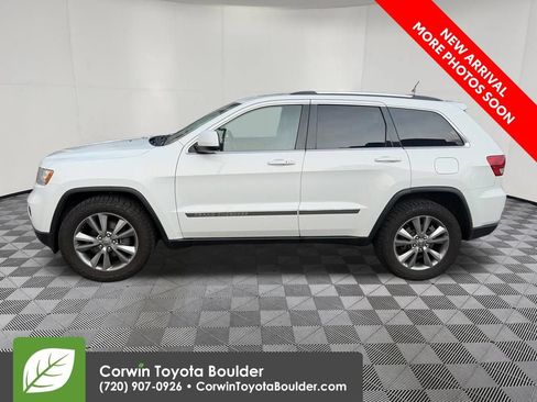 Used 2013 Jeep Grand Cherokee Laredo AWD/4WD image 4