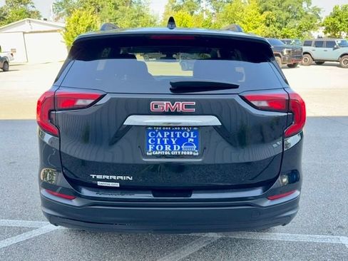 Used 2021 GMC Terrain SLE w/ Driver Convenience Package FWD image 5