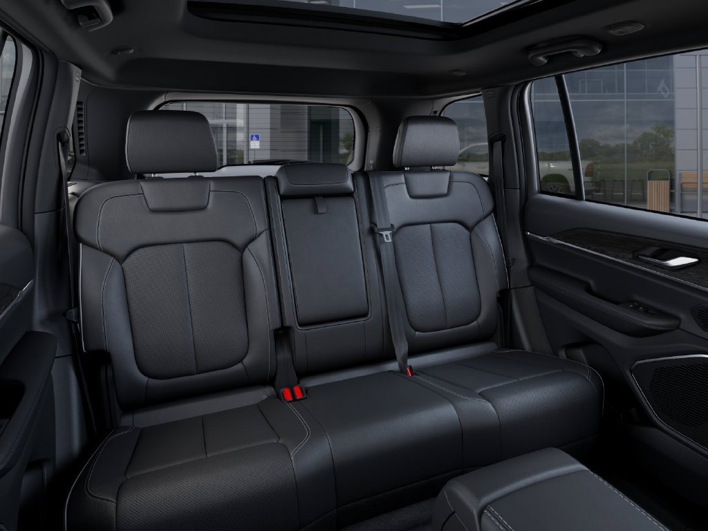 New 2027 Jeep Grand Cherokee Limited AWD/4WD image 15