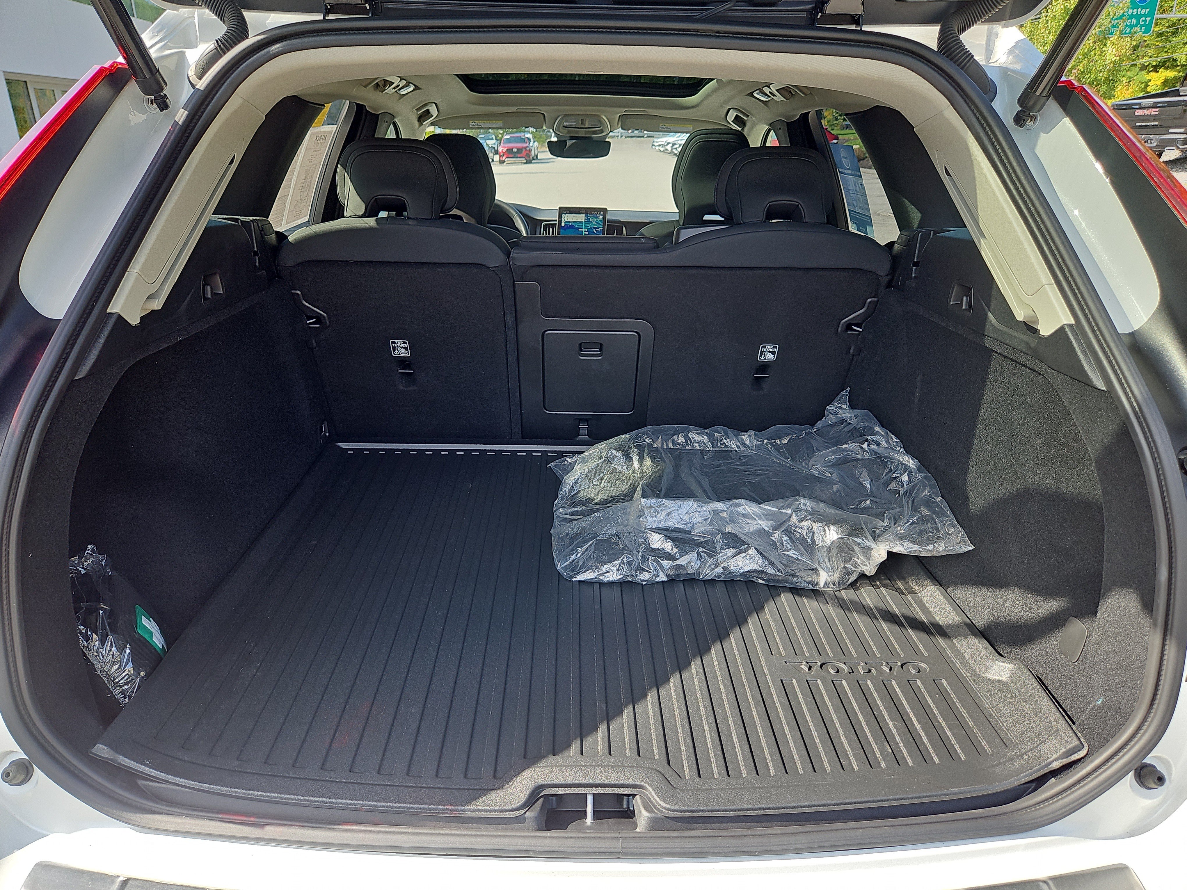 Used 2026 Volvo XC60 B5 Plus w/ Protection Package Premier AWD/4WD image 33