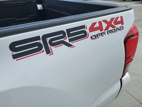 Used 2018 Toyota Tacoma SR w/ SR Convenience Package image 35