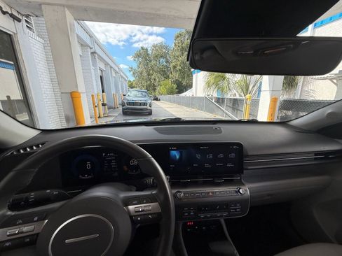 Used 2025 Hyundai Kona SEL image 33