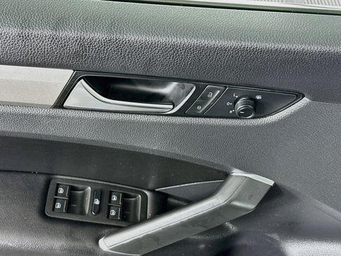 Used 2020 Volkswagen Passat 2.0T SE w/ Sunroof Package FWD image 15
