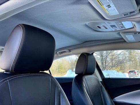 Used 2015 Chevrolet Volt Premium w/ Premium Trim Package image 12