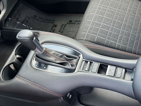 Certified 2025 Honda HR-V Sport image 24