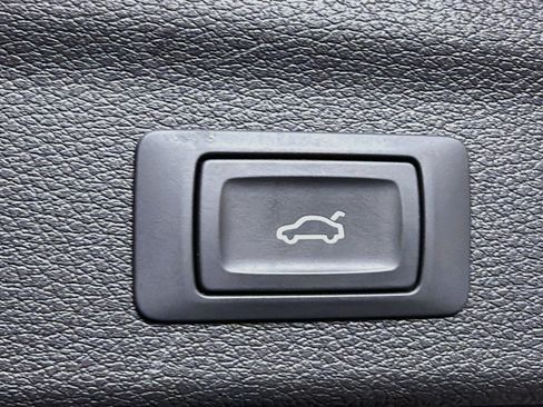 Used 2025 Audi Q3 2.0T Premium AWD/4WD image 29
