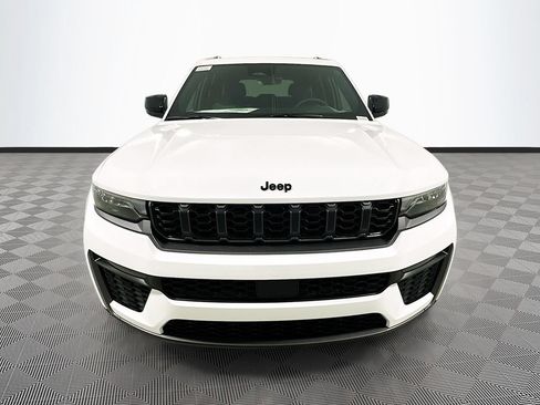 New 2026 Jeep Grand Cherokee Limited w/ Limited Altitude Package AWD/4WD image 2