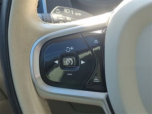 Used 2022 Volvo XC90 T6 Inscription w/ Advanced Package image 21