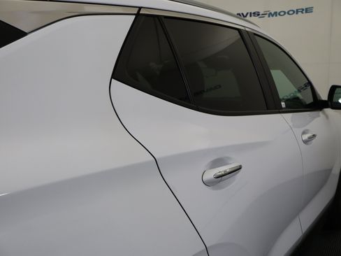 Used 2024 Buick Encore GX Sport Touring FWD image 7