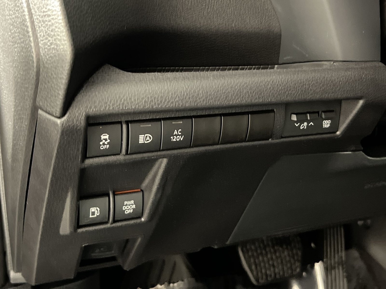 Used 2025 Toyota Sienna XSE w/ XSE Plus Package AWD/4WD image 32