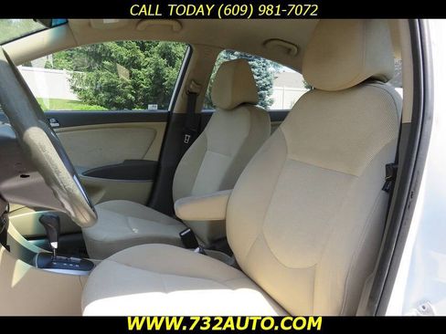 Used 2012 Hyundai Accent GLS FWD image 20