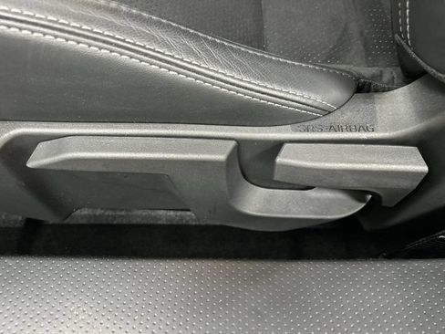 Used 2026 Toyota GR86 Premium w/ ALL Weather Mat Package (TMS) RWD image 10