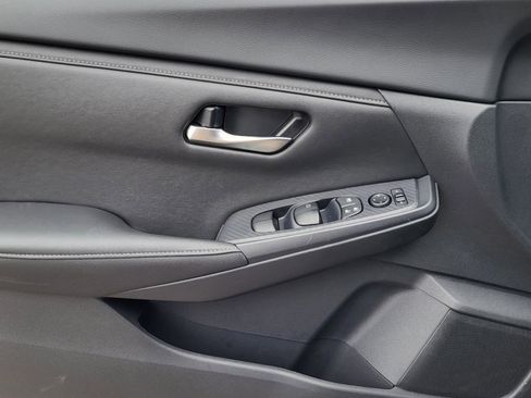 New 2025 Nissan Sentra SV image 9