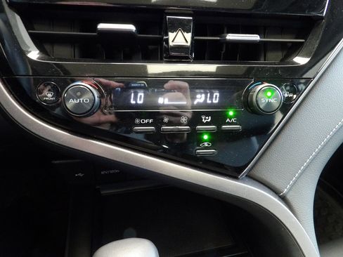 Used 2023 Toyota Camry SE w/ Cold Weather Package image 33