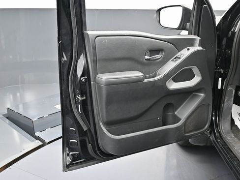 Used 2023 Nissan Frontier SV w/ Tow Package image 33