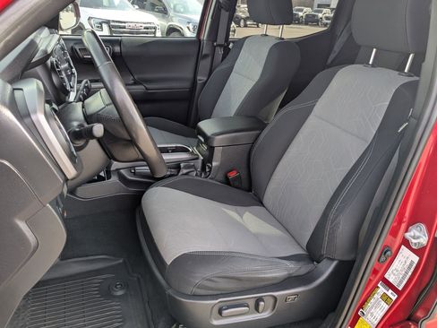 Used 2021 Toyota Tacoma TRD Off-Road w/ Technology Package image 23