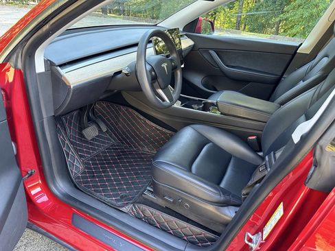 Used 2021 Tesla Model Y Long Range image 24