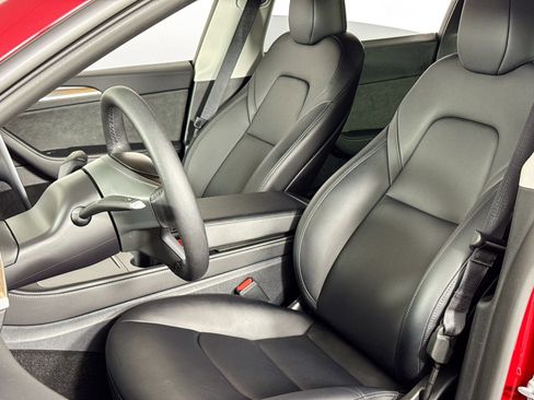 Used 2025 Tesla Model Y Long Range image 36