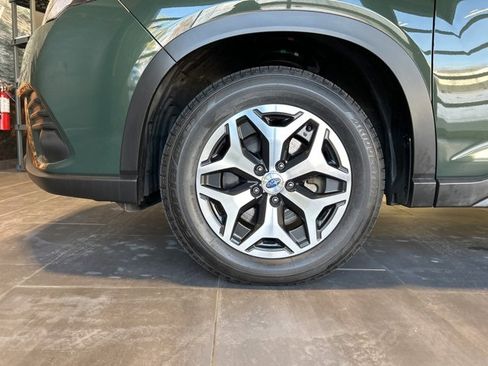 Used 2023 Subaru Forester Premium image 41