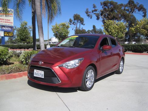 Used 2017 Toyota Yaris iA FWD image 34