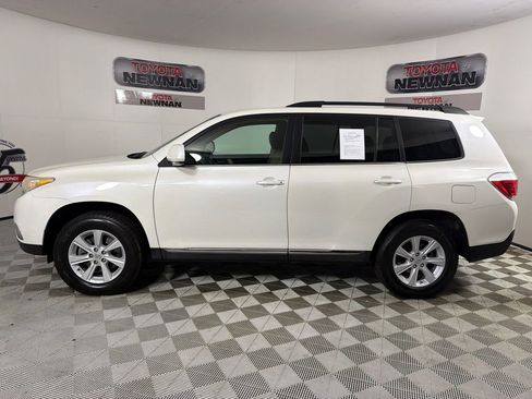Used 2013 Toyota Highlander Plus image 6