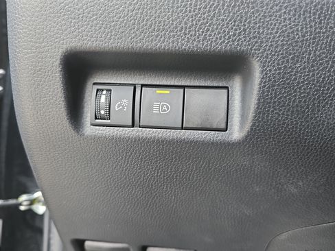 Used 2024 Toyota RAV4 XLE image 25