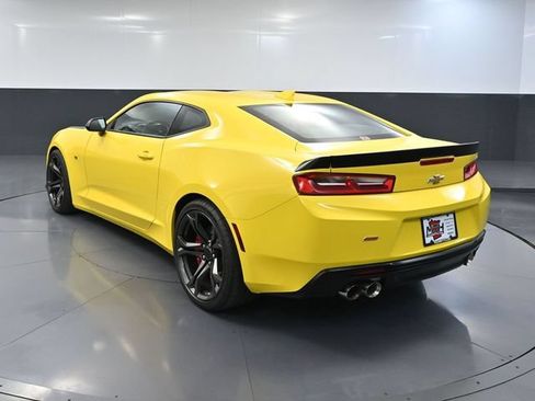 Used 2017 Chevrolet Camaro SS RWD image 9