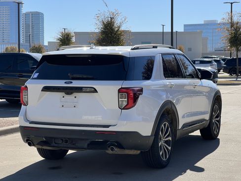 Used 2022 Ford Explorer ST-Line w/ Class IV Trailer Tow Package image 9