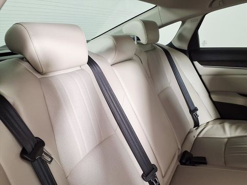 Used 2018 Honda Accord EX-L image 12