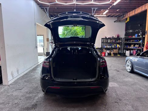 Used 2021 Tesla Model Y Long Range AWD/4WD image 19