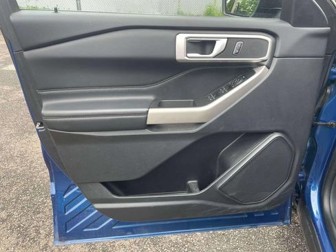 Used 2023 Ford Explorer XLT w/ Equipment Group 202A AWD/4WD image 16