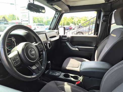 Used 2013 Jeep Wrangler Unlimited Sahara w/ Dual Top Group AWD/4WD image 5