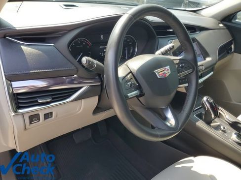 Certified 2023 Cadillac XT4 Luxury FWD image 20