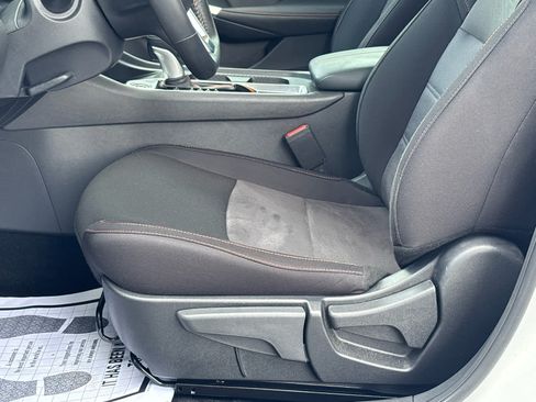 Used 2025 Nissan Sentra SR FWD image 13