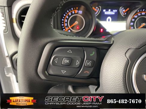 New 2025 Jeep Gladiator Sport image 15