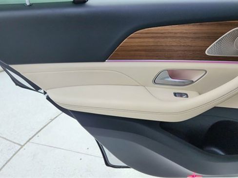 Used 2025 Mercedes-Benz GLE 350 4MATIC w/ AMG Line Exterior image 31